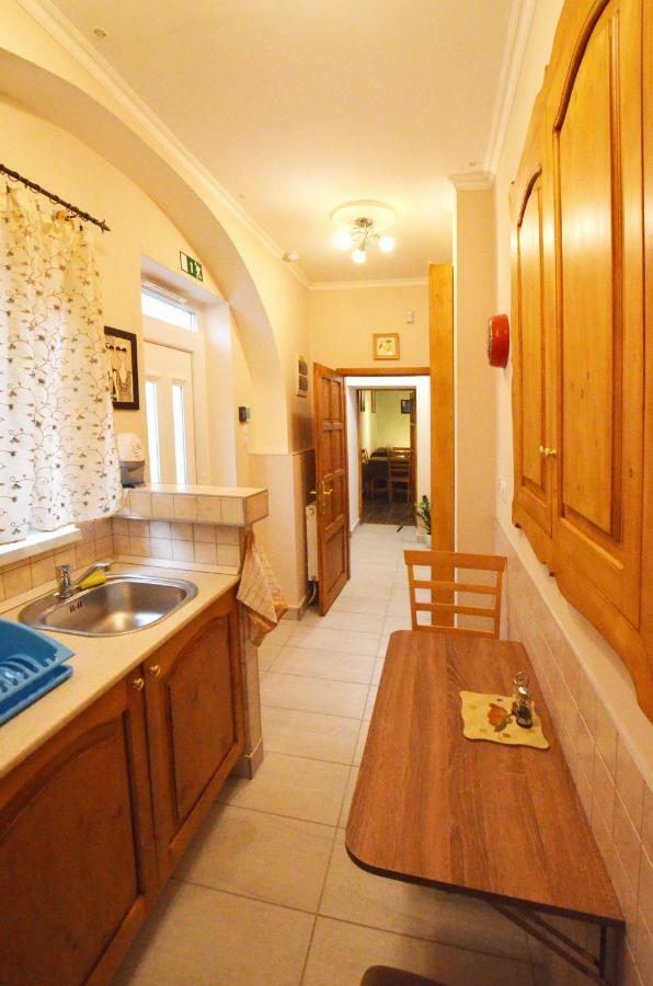 Bathory Apartman Lägenhet Eger Exteriör bild