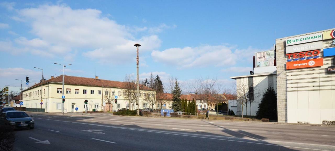 Bathory Apartman Lägenhet Eger Exteriör bild